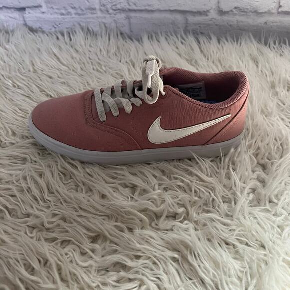 Nike Dusty Rose Women Tennis Shoe 921463-611 - Picture 3 of 11